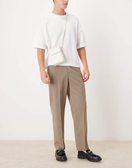 ASOS DESIGN - Nette broek met rechte pijpen en visgraatmotief in lichtbruin