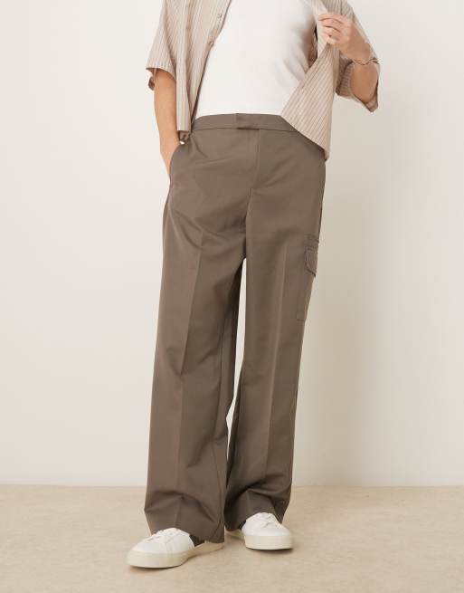 ASOS DESIGN - Nette broek met wijde pijpen, dubbele plooien, cargozakken en elastische taille in kaki, 2 van 5
