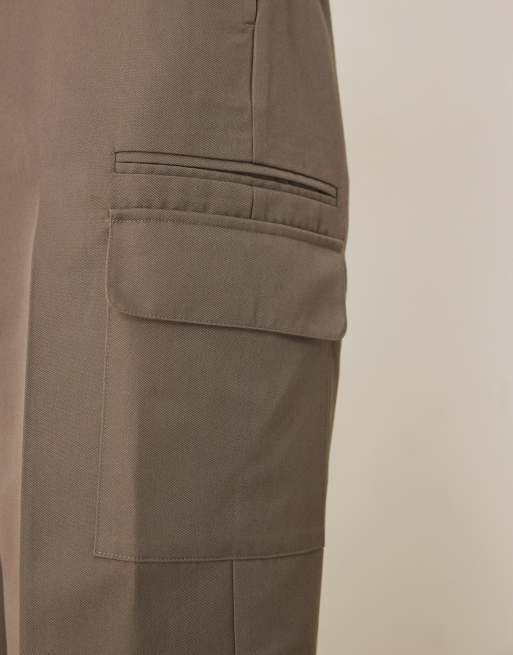 ASOS DESIGN - Nette broek met wijde pijpen, dubbele plooien, cargozakken en elastische taille in kaki, 4 van 5