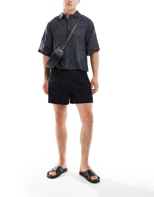 ASOS DESIGN - Nette, cropped bermuda short in zwart