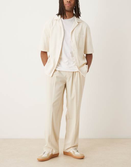 ASOS DESIGN - Nette geplooide broek met wijde pijpen van keperstof in lichtstone, 2 van 5
