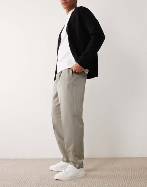 ASOS DESIGN - Nette geplooide ruimvallende toelopende broek in saliegroen, 3 van 5