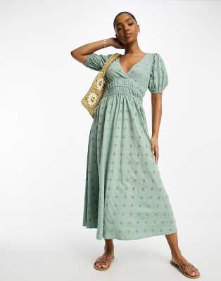 ASOS DESIGN - Nette midi jurk met broderie, pofmouwen en gesmokte taille in saliegroen