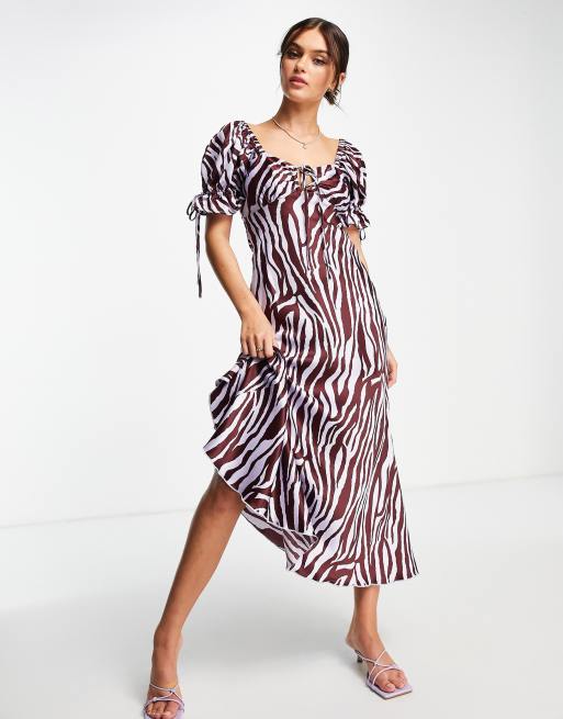 ASOS DESIGN - Nette midi jurk van satijn met gestrikte voorkant in wijnkleurige zebraprint, 3 van 4