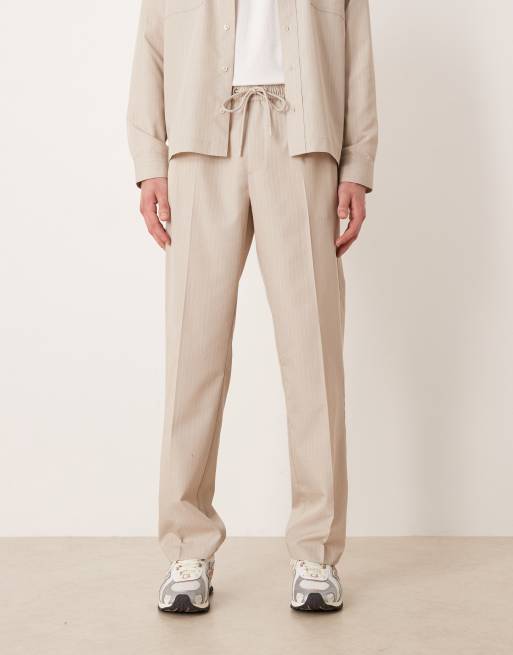 ASOS DESIGN - Nette regular-fit gestreepte broek in stone, deel van co-ord set, 3 van 5