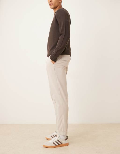 ASOS DESIGN - Nette smaltoelopende chinobroek van keperstof in stone, 3 van 5