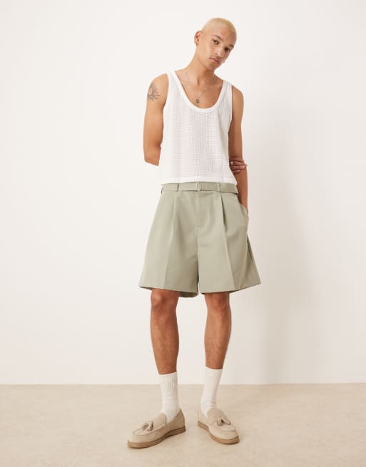 ASOS DESIGN - Nette wijde short met plooien aan de voorkant en riemdetail in groen