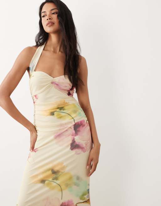 ASOS DESIGN – Netzstoff-Maxikleid in Buttermilchgelb mit Blumenmuster, Herzausschnitt und Schwalbenschwanz, 2 von 4