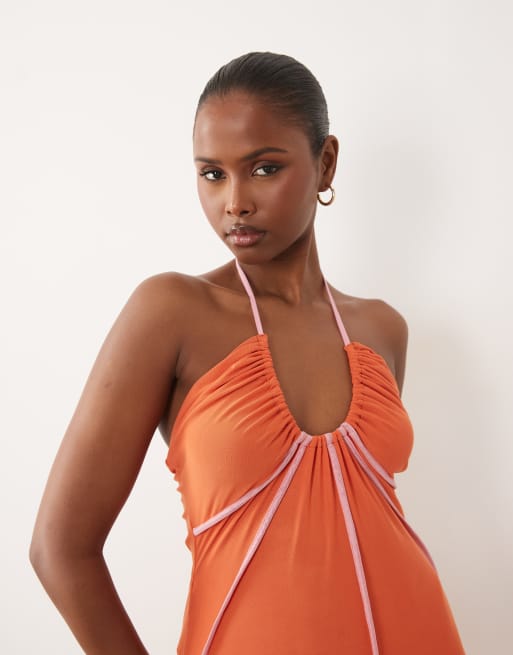 ASOS DESIGN – Netzstoff-Maxikleid in Orange mit U-Ausschnitt und Neckholder, 4 von 4