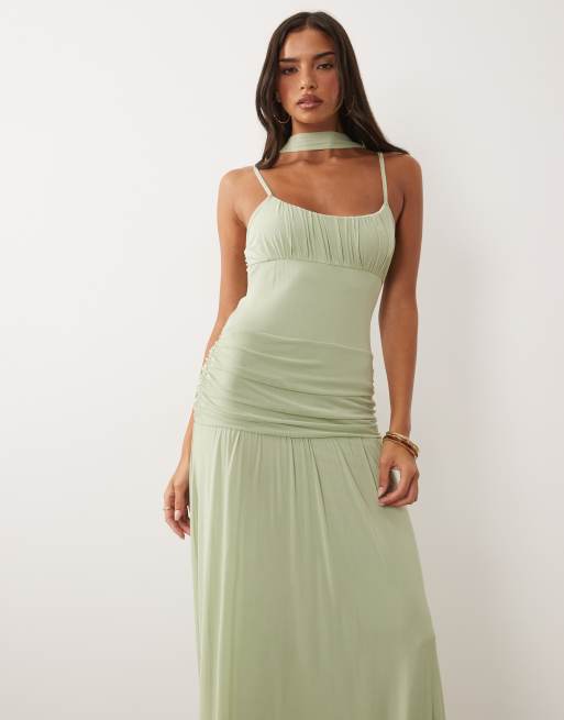ASOS DESIGN – Netzstoff-Maxikleid in Salbeigrün mit geraffter Brustpartie und Schaldetail, 3 von 4