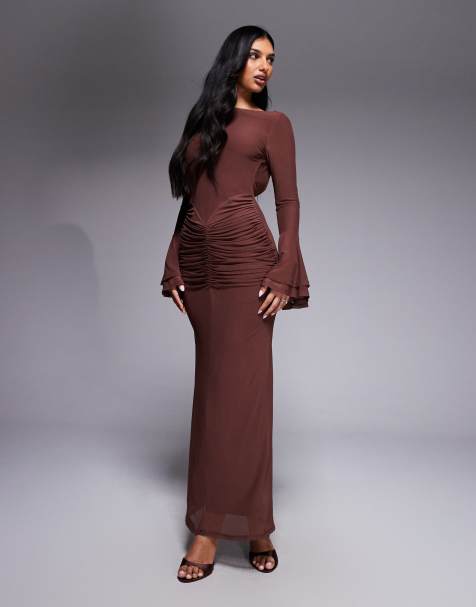 ASOS DESIGN – Netzstoff-Maxikleid in Schokobraun mit ausgestellten Ärmeln und tiefem Rückenausschnitt - view 1