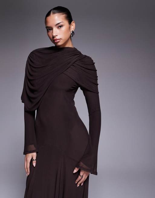 ASOS DESIGN – Netzstoff-Maxikleid in Schokobraun mit drapiertem Ausschnitt mit Overlay, 4 von 4