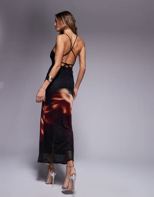 ASOS DESIGN – Netzstoff-Maxikleid mit Oversize-Blumenprint, Trägerdetails am Rücken und eckigem Ausschnitt, 3 von 4
