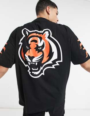 Modern Cincinnati Bengals shirt, NFL black graphic tee - AU Medium