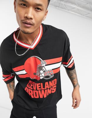 ASOS DESIGN NFL Cincinnati Bengals oversized v neck t-shirt with sleeve  print in black