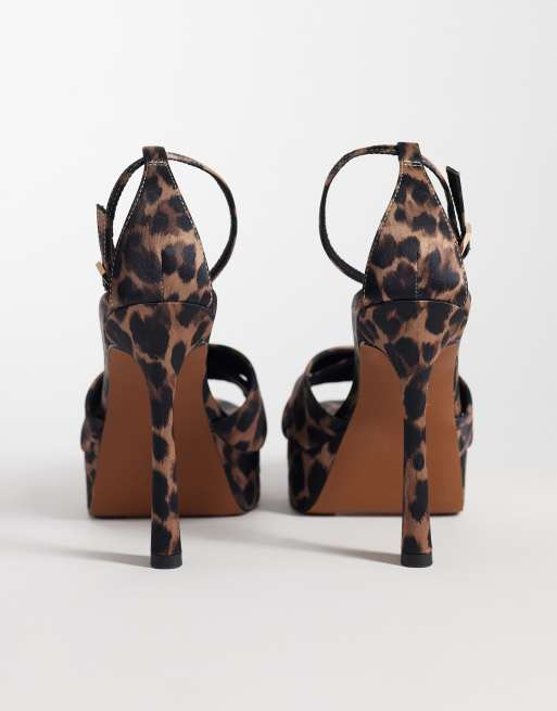 ASOS DESIGN Niche sandales à talon et plateforme en satin léopard, 4 de 5