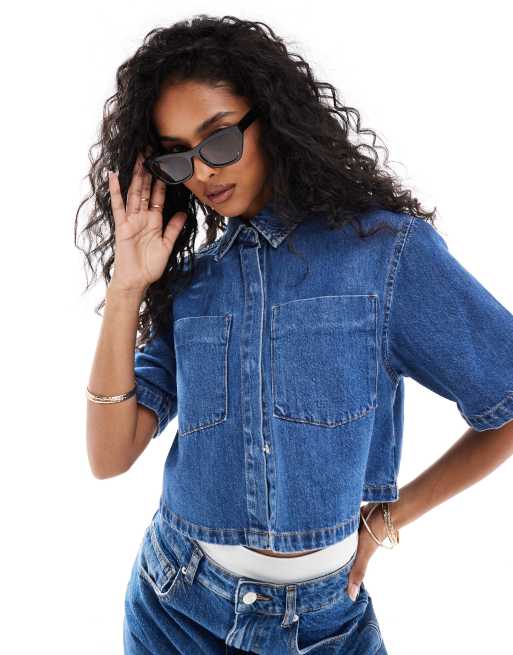 ASOS DESIGN – Niebieska jeansowa koszula o krótkim fasonie z efektem sprania, część zestawu