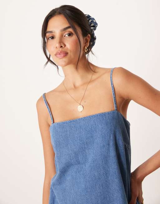 ASOS DESIGN – Niebieska jeansowa sukienka mini na ramiączkach, 3 z 4