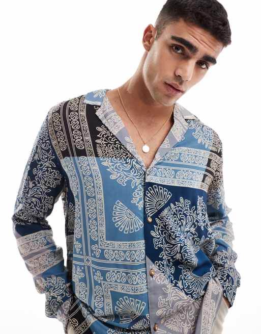 ASOS DESIGN – Niebieska koszula o luźnym kroju z głębokim kołnierzykiem kubańskim w bandanowy wzór 