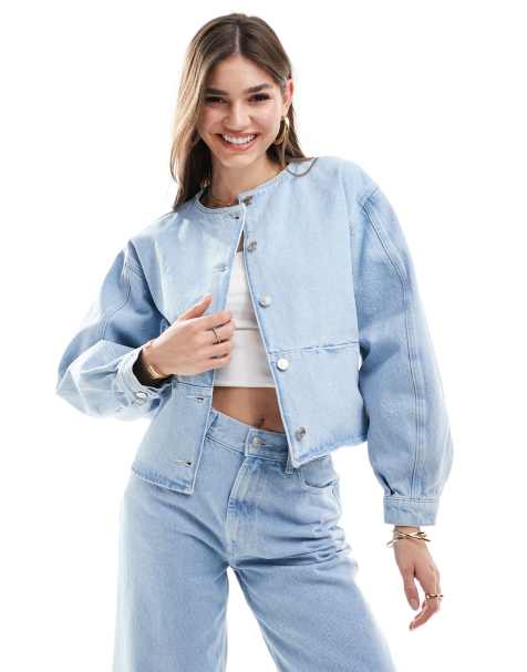 ASOS DESIGN – Niebieska kurtka jeansowa bez kołnierza z efektem sprania - view 1