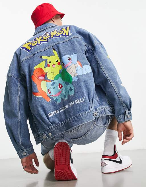 ASOS DESIGN – Niebieska kurtka jeansowa we wzór z motywem Pokemonów