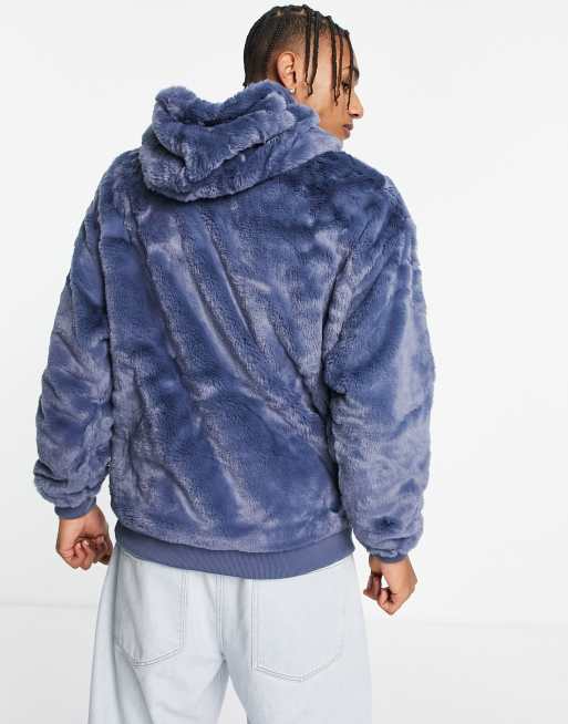 ASOS DESIGN – Niebieska kurtka oversize z kapturem ze sztucznego futra, 2 z 4