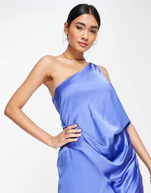 ASOS DESIGN – Niebieska sukienka midi na jedno ramię z drapowanej satyny, 3 z 4