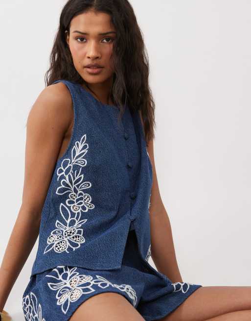 ASOS DESIGN – Niebieski jeansowy top bez rękawów z ażurowym wzorem, 3 z 4