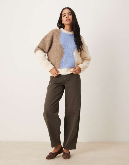 ASOS DESIGN – Niebieski sweter oversize z dzianiny boucle w abstrakcyjny wzór, 3 z 4