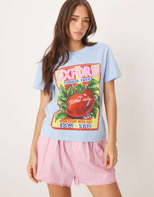 ASOS DESIGN – Niebieski T-shirt o regularnym kroju z grafiką pomidorów z napisem „Oxford“