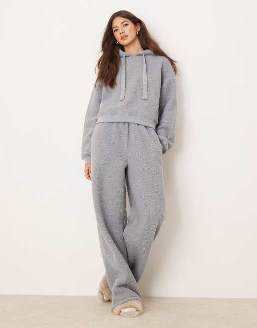 ASOS DESIGN – Niebieski zestaw odzieży domowej ze sztucznego kożuszka: krótka bluza z kapturem i spodnie z szerokimi nogawkami