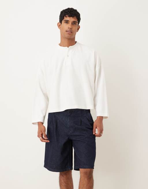 ASOS DESIGN – Niebieskie długie jortsy jeansowe z zakładkami, 2 z 5