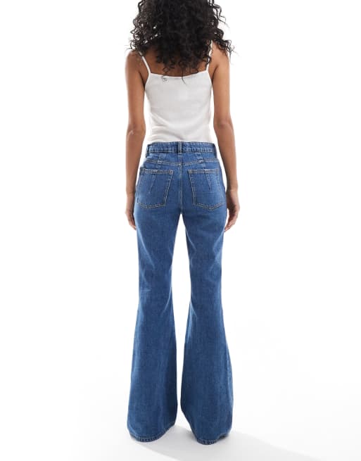 ASOS DESIGN – Niebieskie dzwony jeansowe z bardzo wysokim stanem, 3 z 5