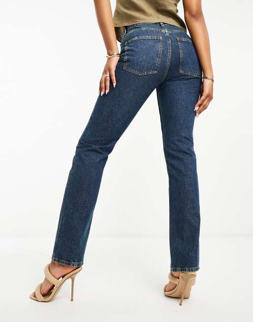 ASOS DESIGN – Niebieskie jeansy o prostym kroju ze średnim stanem , 3 z 5