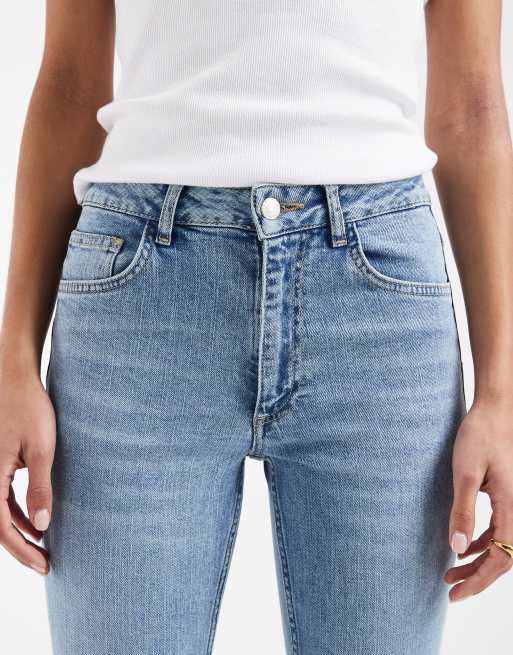 ASOS DESIGN – Niebieskie ołówkowe jeansy o dopasowanym kroju, 5 z 5