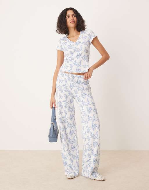 ASOS DESIGN – Niebieskie spodnie o waflowej fakturze w kwiatowy wzór, część zestawu