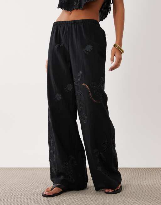 ASOS DESIGN – Nienna Beach – Hose in Schwarz mit Stickerei, 2 von 5