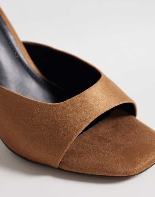 ASOS DESIGN – Nighty – Mules aus Wildlederimitat in Taupe mit hohem Absatz, 4 von 4