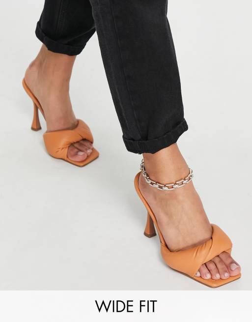 ASOS DESIGN – Niki – Beige högklackade mules med bred passform och vadderade vridna band