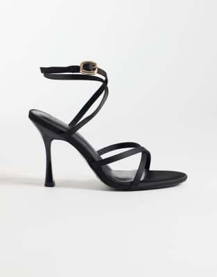Nikki - Sandales minimalistes en suédine à talon haut et brides croisées - Noir 42