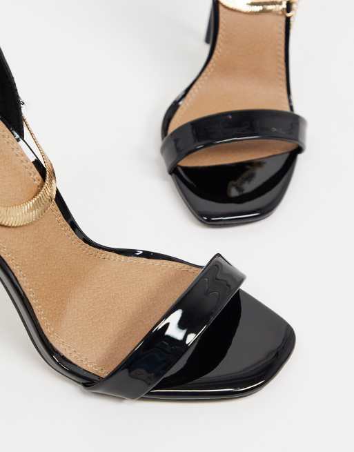 ASOS DESIGN – Noah – Sandalen mit Absatz und Ketten-Riemen in weiter Passform, 2 von 4