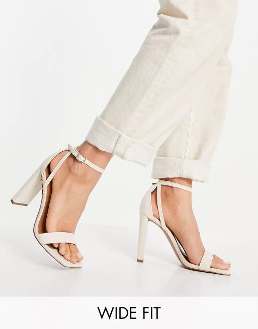 ASOS DESIGN – Noelle – Naturfärgade barely there-sandaler med blockklack och bred passform