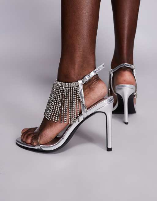 ASOS DESIGN – Noelle – Verzierte Sandaletten in Silber mit Fransen und hohem Absatz, 3 von 4