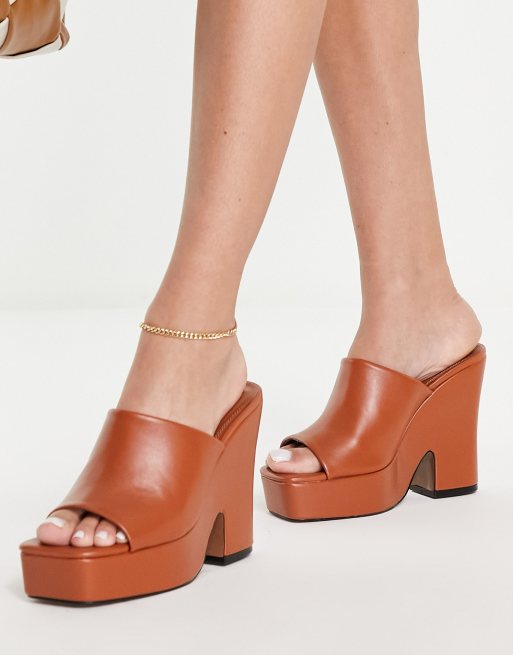 ASOS DESIGN – Nolan – Mules in Hellbraun mit Plateausohle und hohem, ausgestelltem Absatz