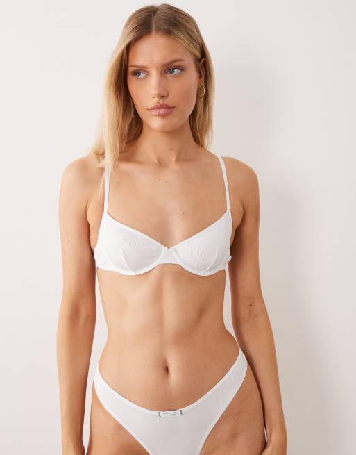 ASOS DESIGN – Nora – Prążkowany biały zestaw bielizny z naszywką z materiału, 4 z 5