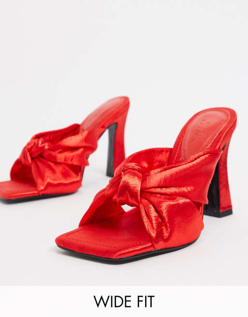ASOS DESIGN – Norbiton – Mules aus Satin mit Wicklung und weiter Passform in Rot