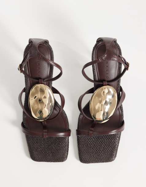 ASOS DESIGN - Nostalgia - Chokoladebrune højhælede sandaler med kantdetalje og T-remme - view 1