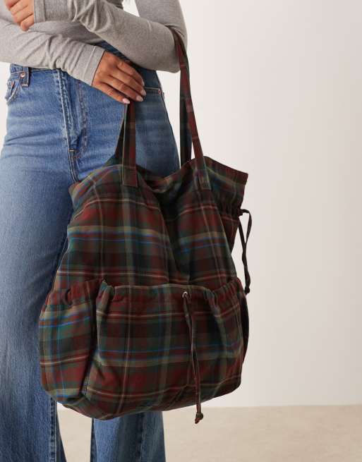 ASOS DESIGN nylon ruched pocket tote bag in plaid, 4 of 4