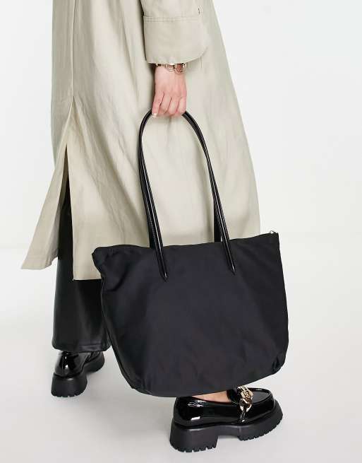 Black nylon tote 2025 bag with zipper