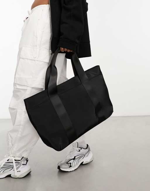 Nylon tote bag